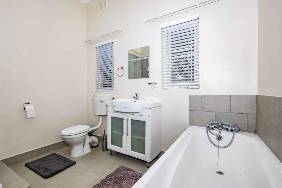 To Let 1 Bedroom Property for Rent in Oakdale Western Cape